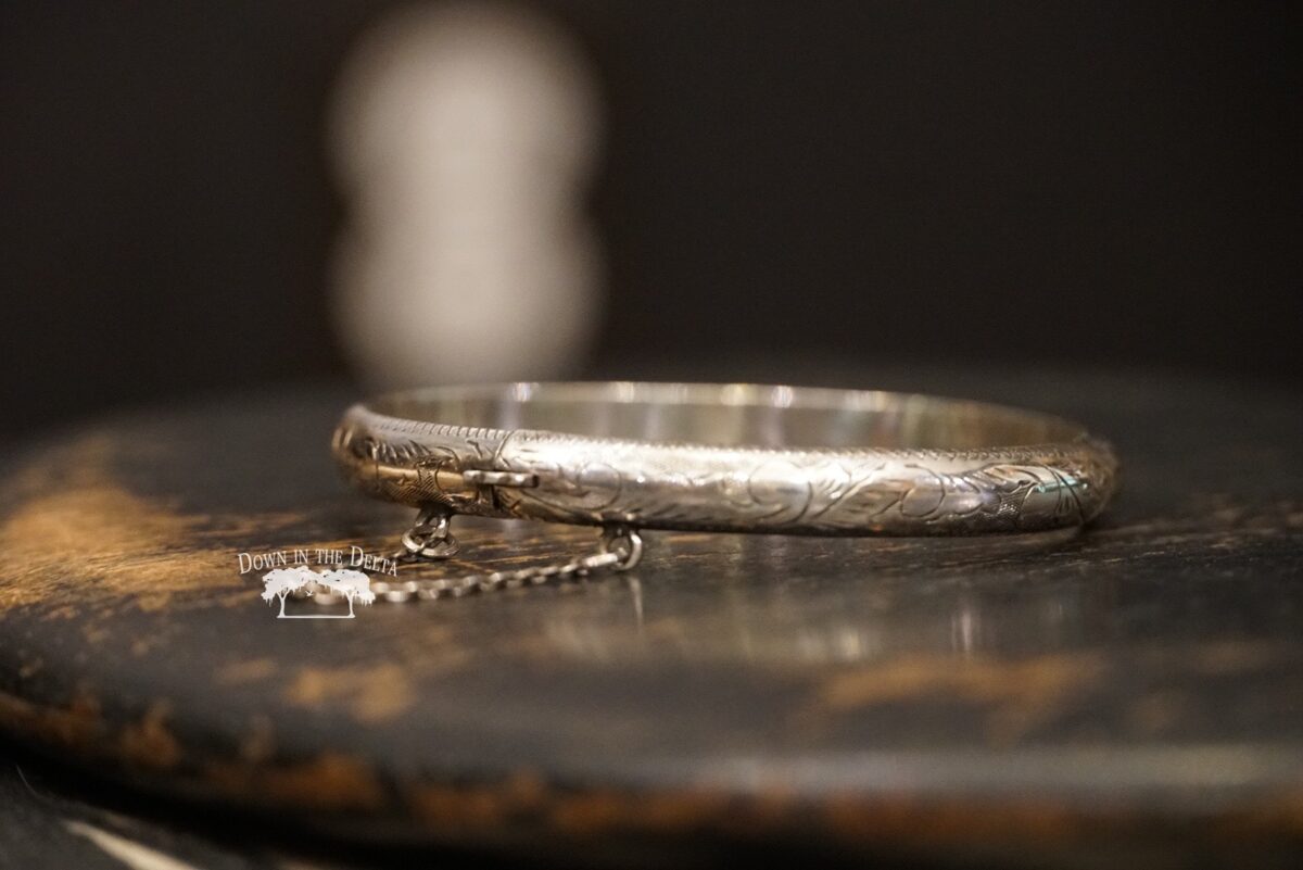 Vintage 925 Sterling Silver Hinged Bangle Bracelet 